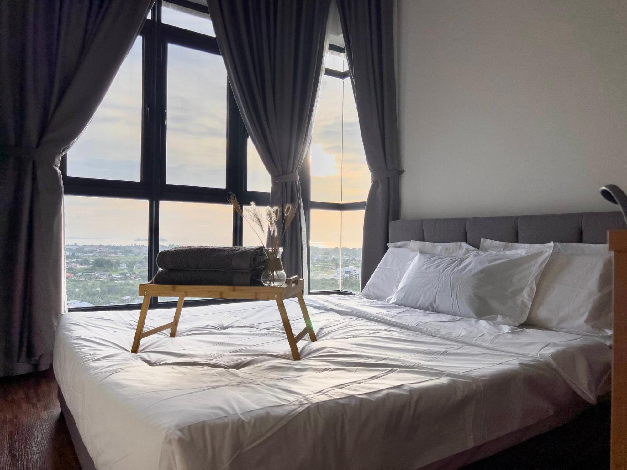 Apartment Hush At K Avenue