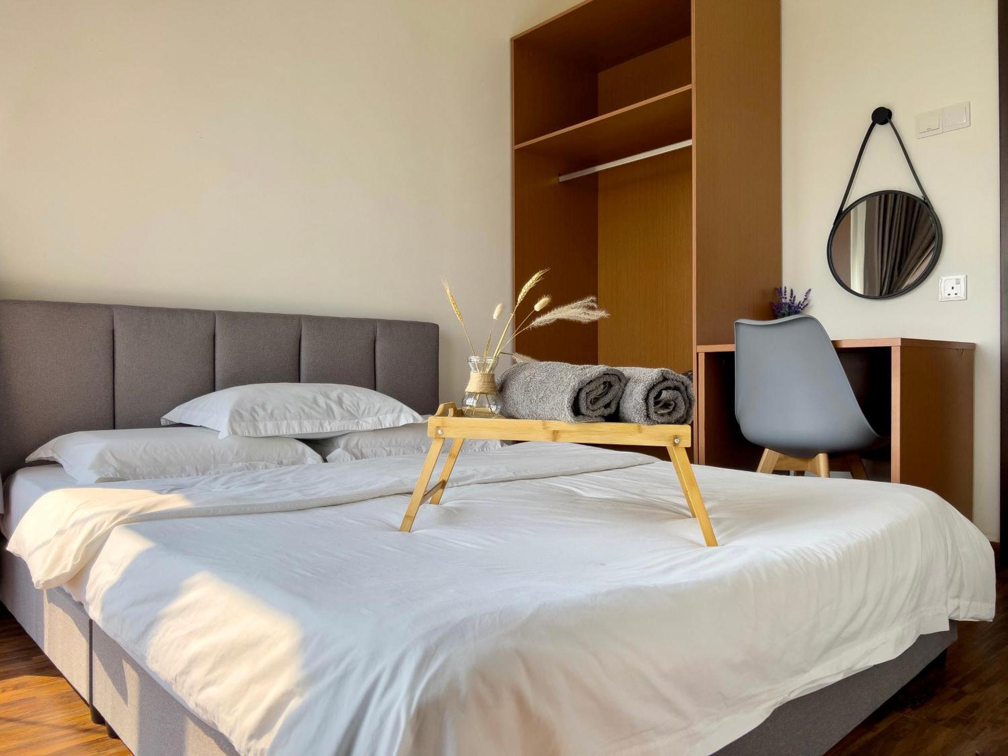 Hush At K Avenue Apartment *