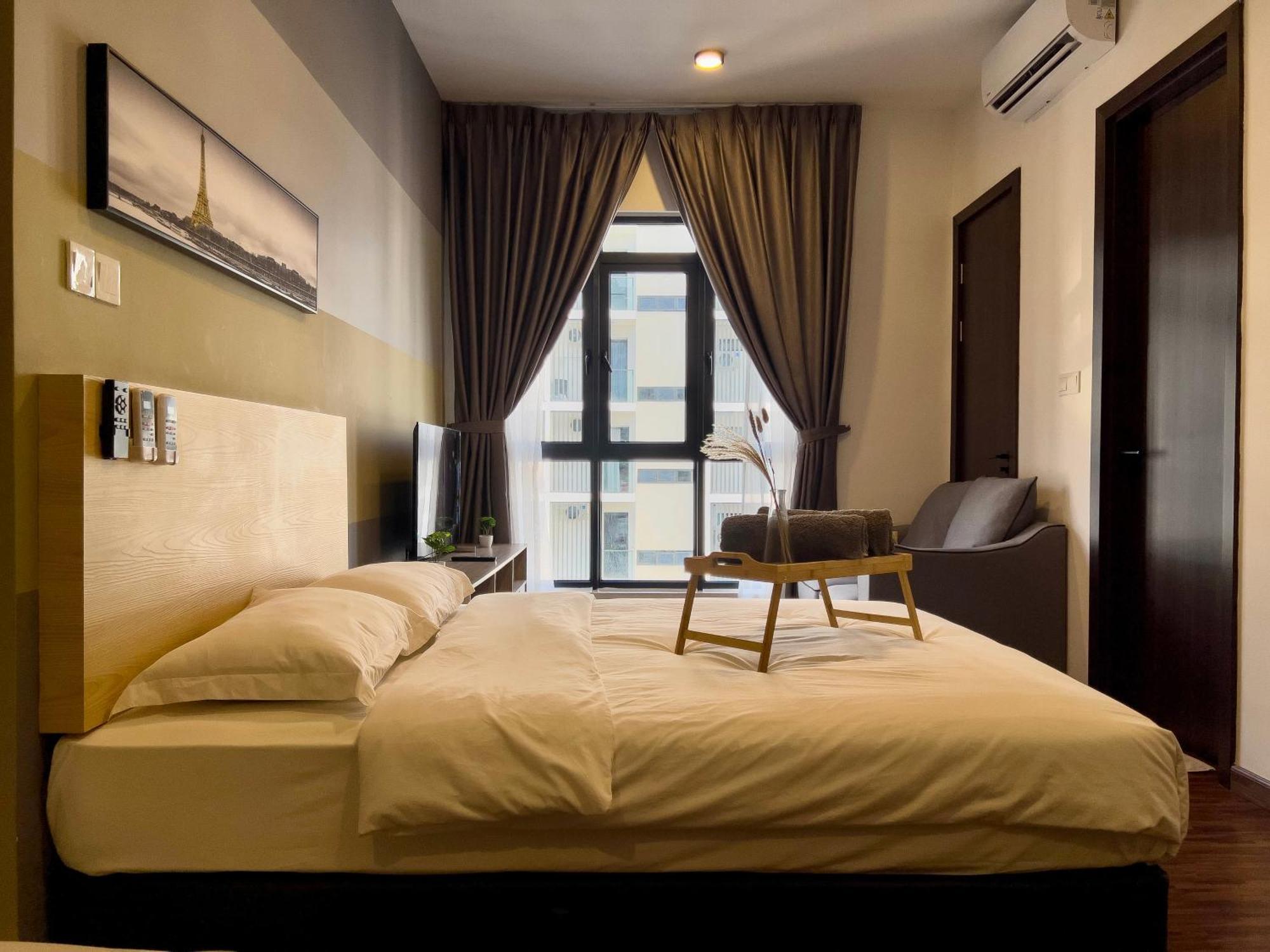 Hush At K Avenue Apartment